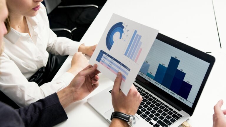 1. Google Trends – Best AI Tool for Market Research for Students